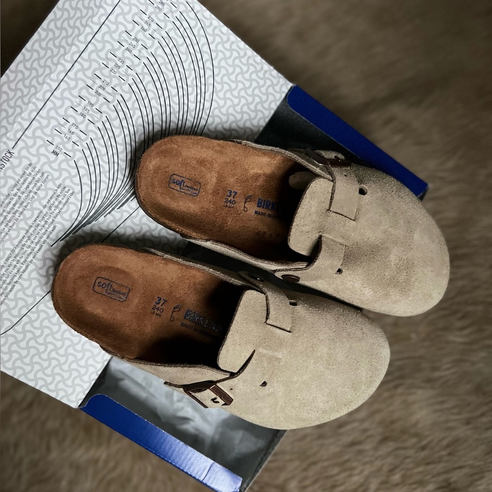 NWT in box Birkenstock Boston Clog in Taupe 37